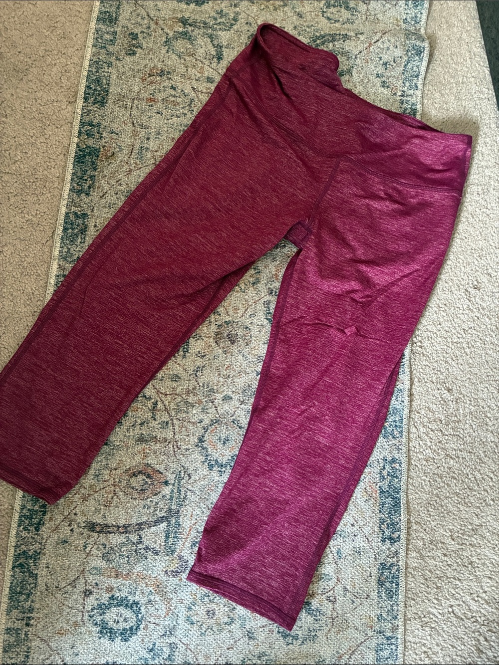 Athleta women’s ' Burgundy Capri Leggings